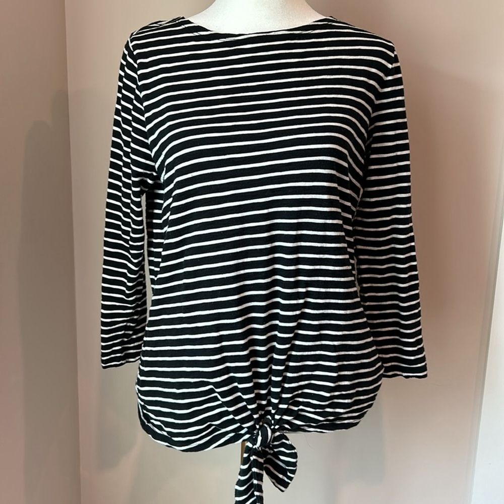 Bundle 6 Old Navy Size Small Tops, Tanks, Tees Black, White Yellow Stripes - Picture 6 of 10
